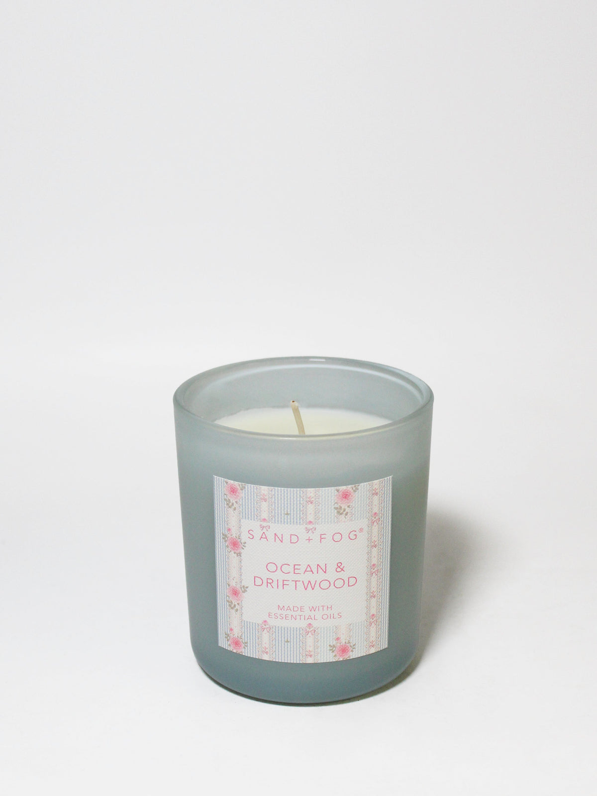 Luxurious Ocean & Driftwood 10 oz scented candle