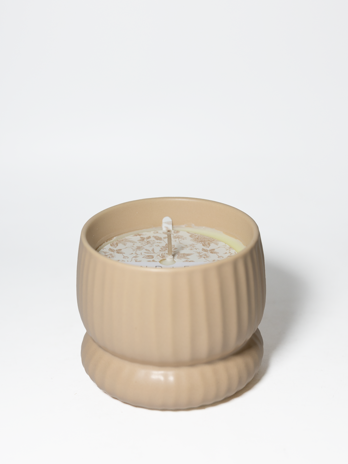 Luxurious Cashmere & Linen 10 oz scented candle