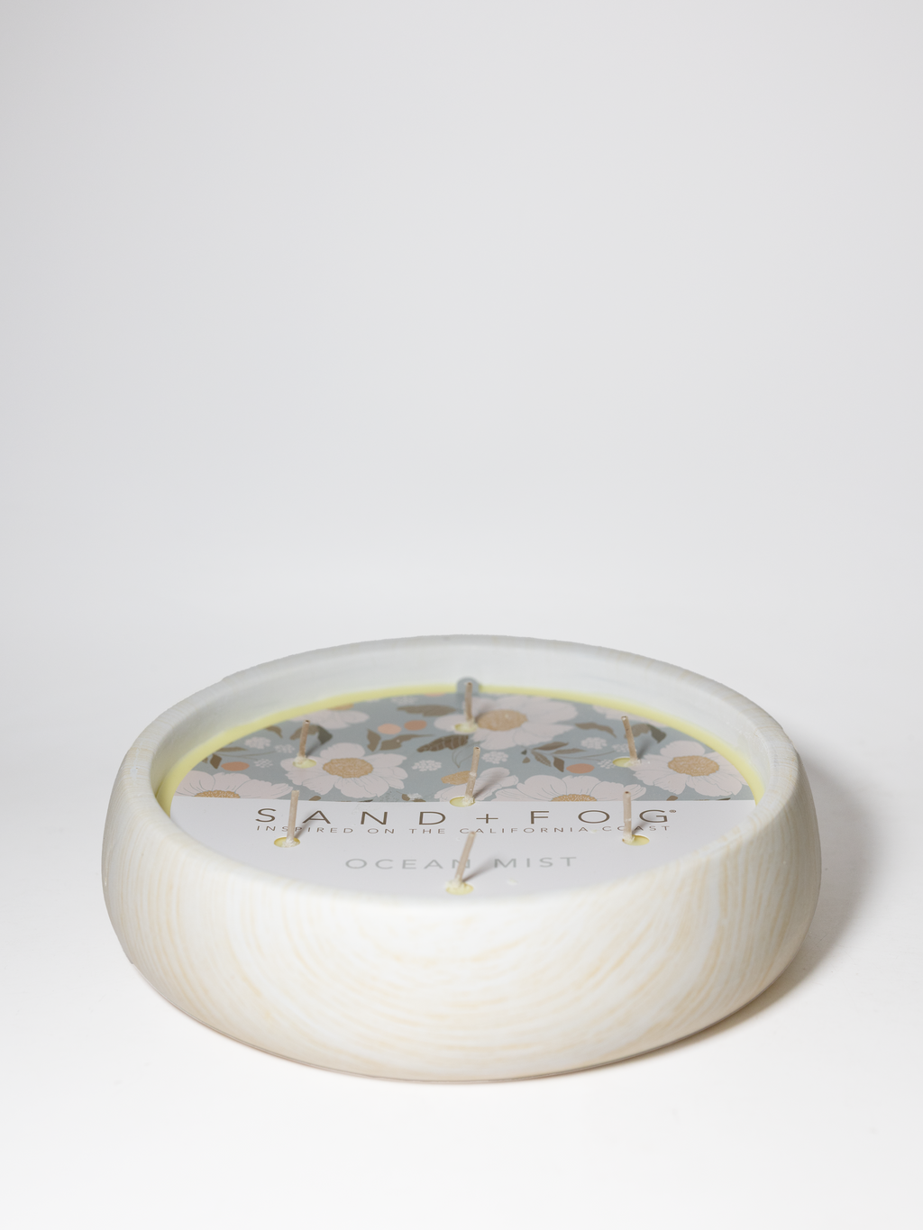 Luxurious Ocean Mist 27 oz scented candle