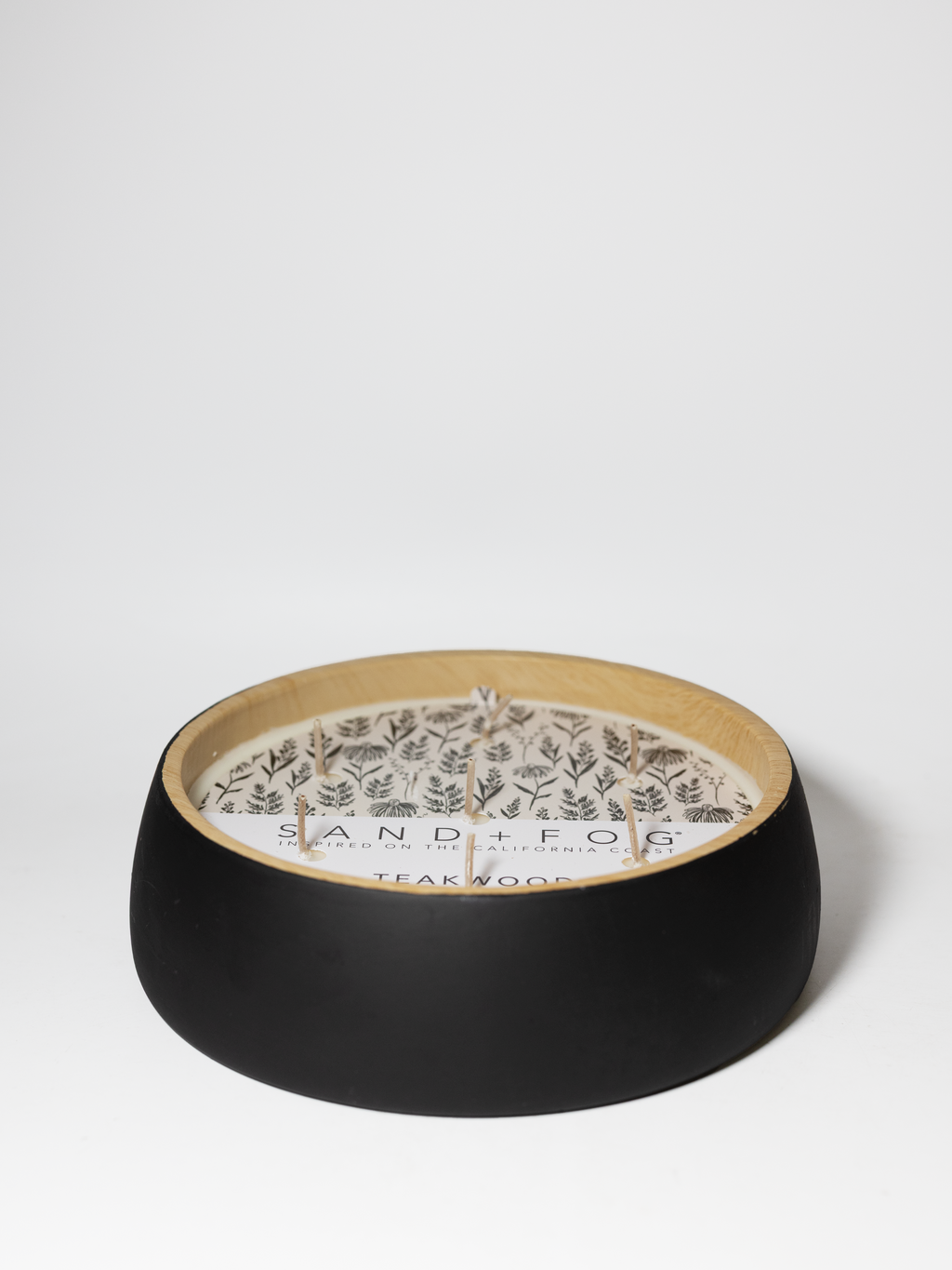 Luxurious Teakwood 27 oz scented candle