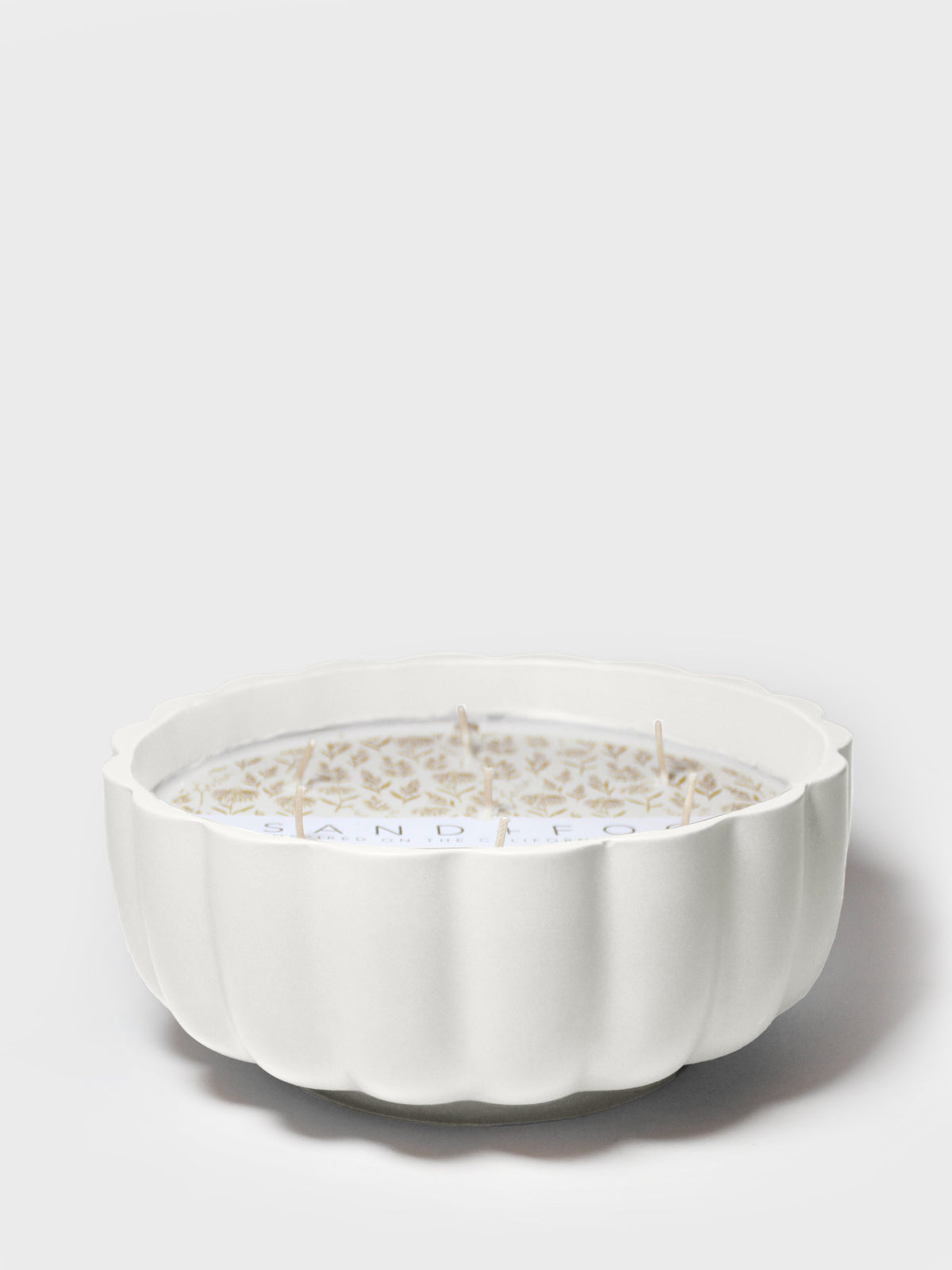 Luxurious Falling Leaves 43 oz scented candle