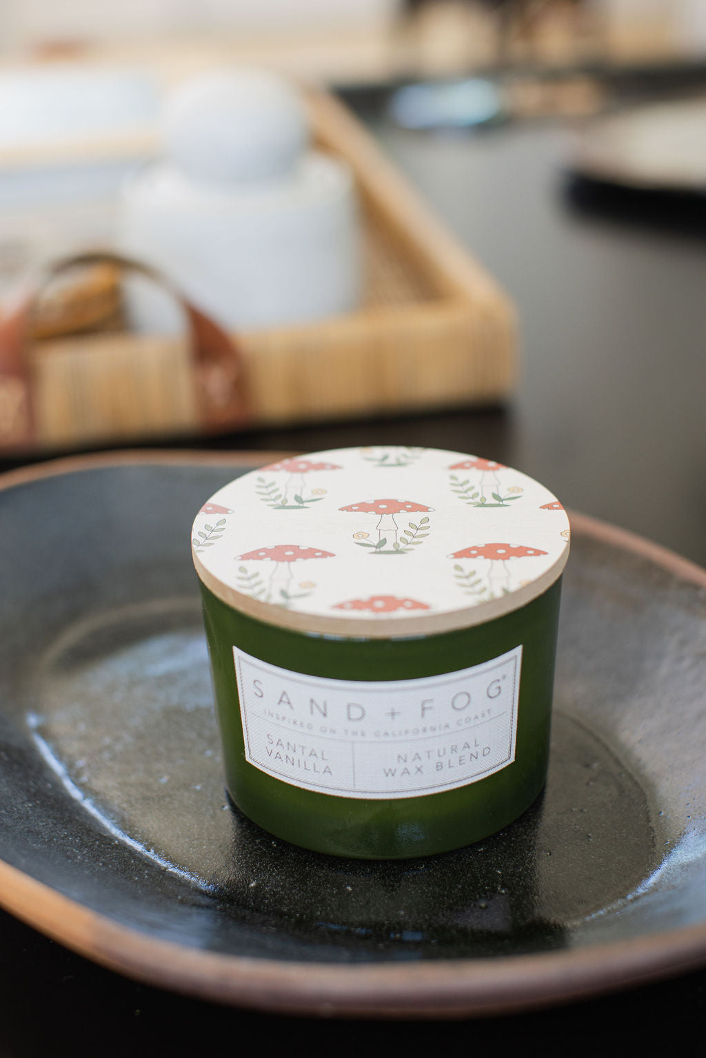 Luxurious Santal Vanilla 12 oz scented candle