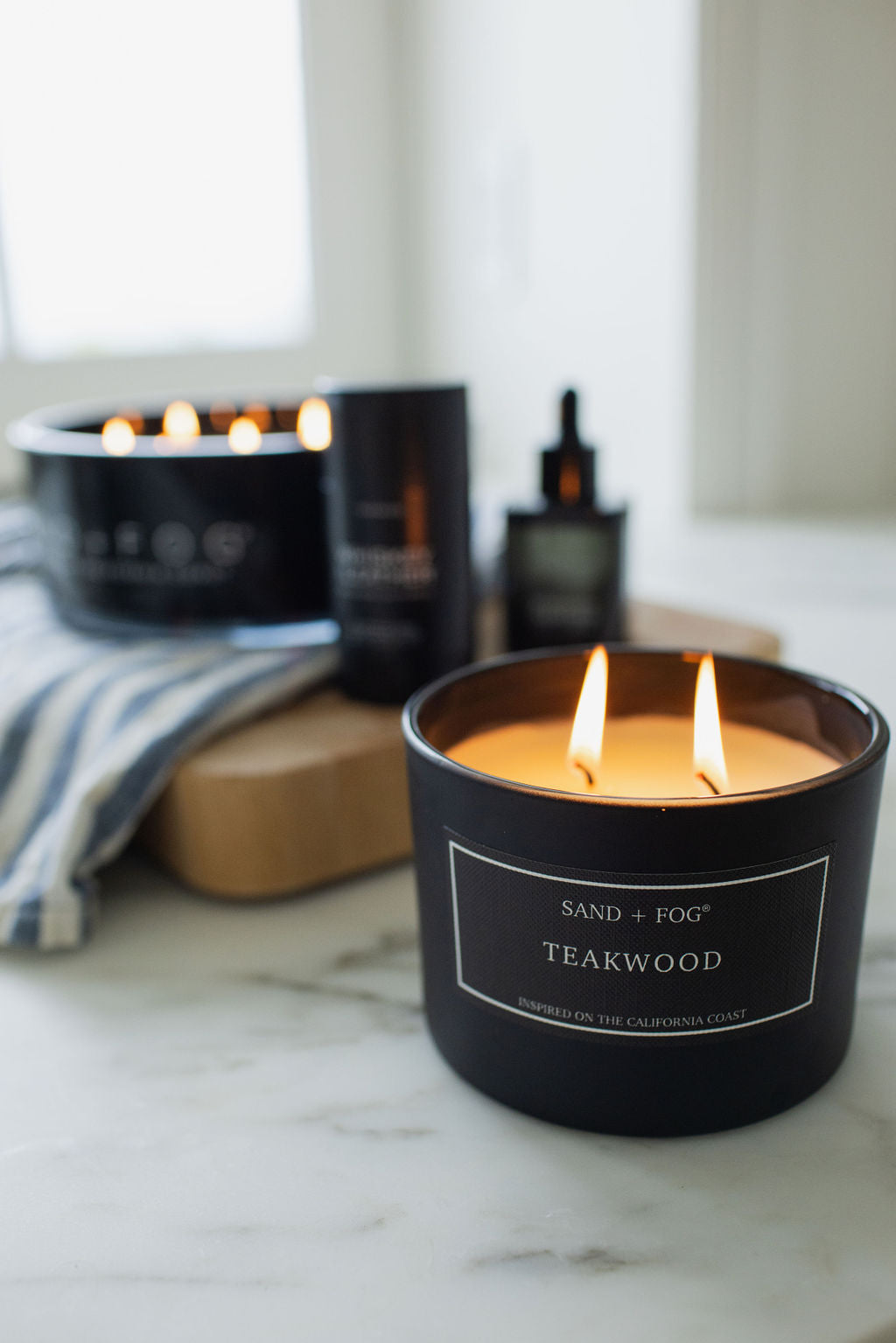Luxurious Teakwood 12 oz scented candle