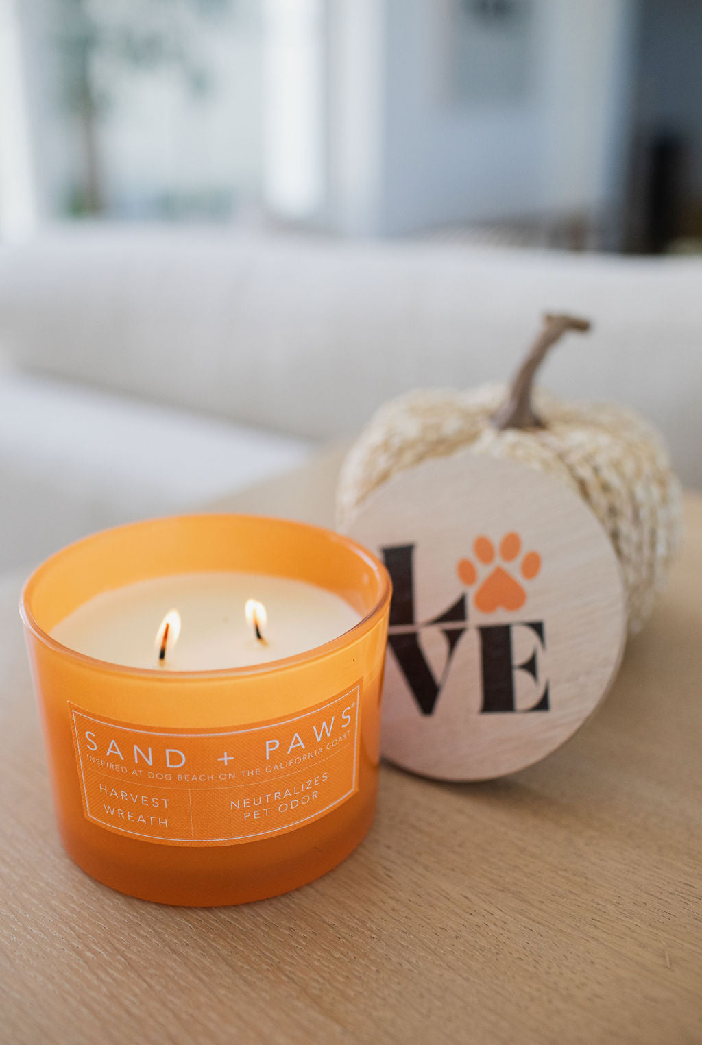 Luxurious Sand + Paws Harvest Wreath 12 oz scented candle