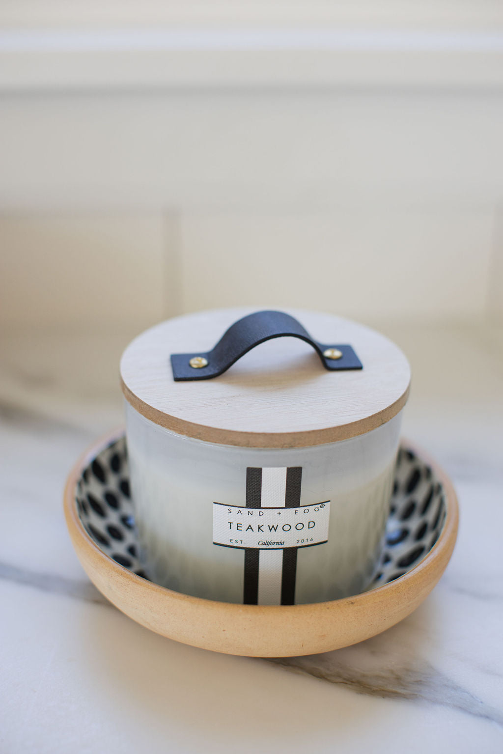 Luxurious Teakwood 12 oz scented candle