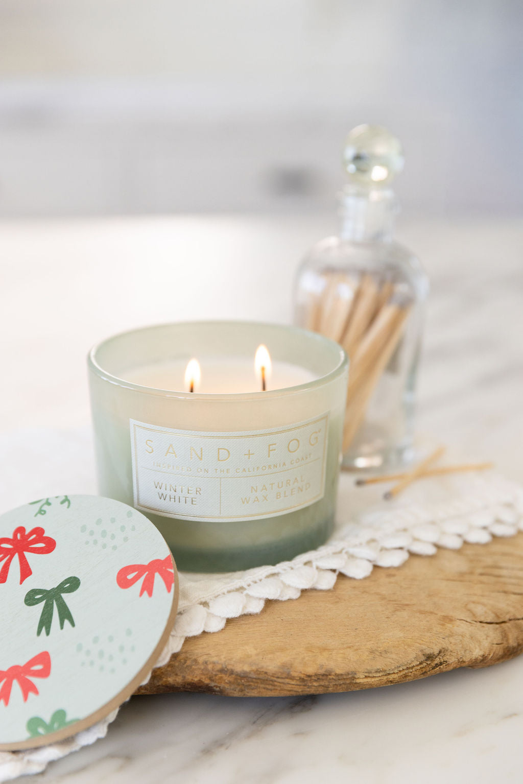 Luxurious Winter White 12 oz scented candle