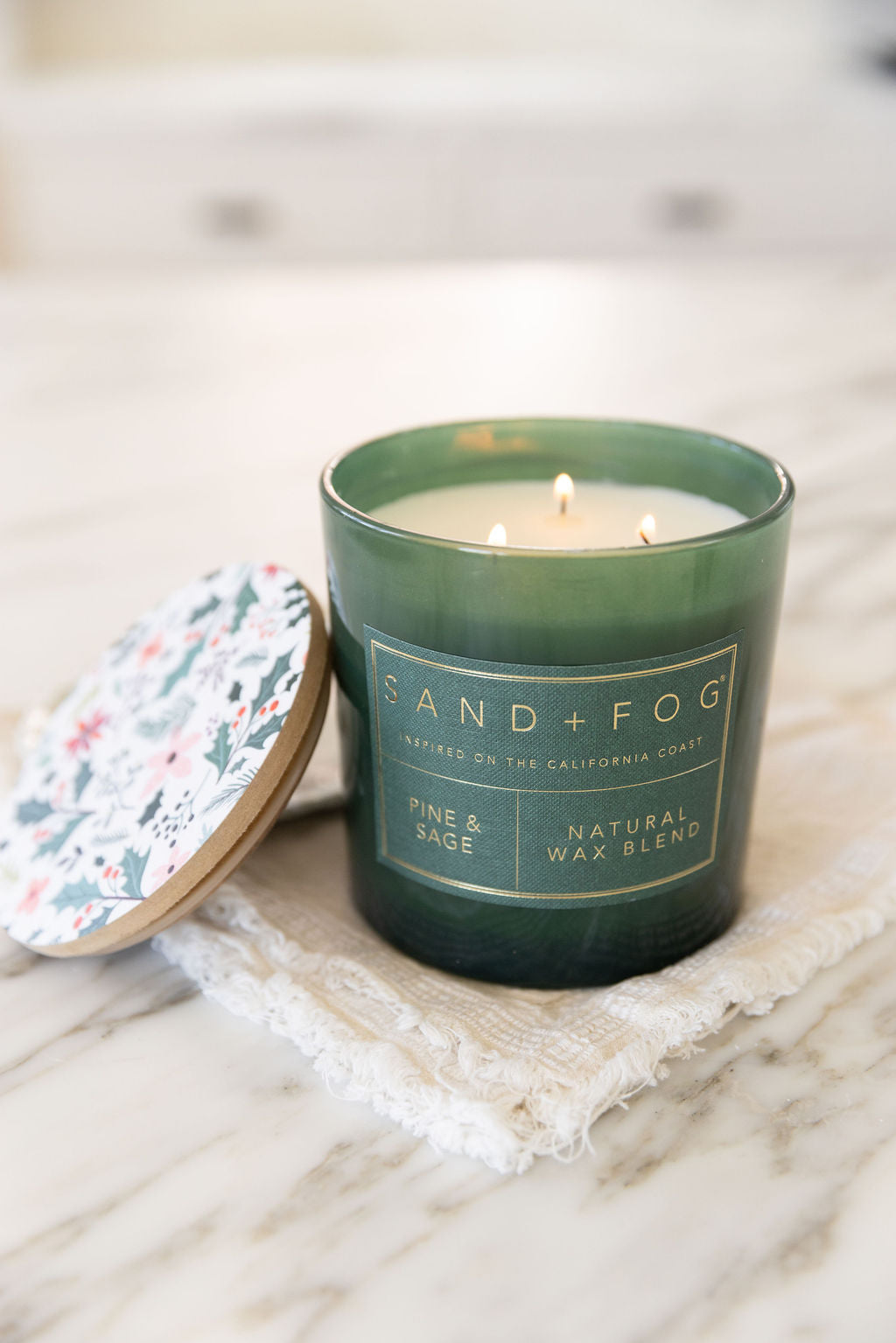 Luxurious Pine & Sage 21 oz scented candle
