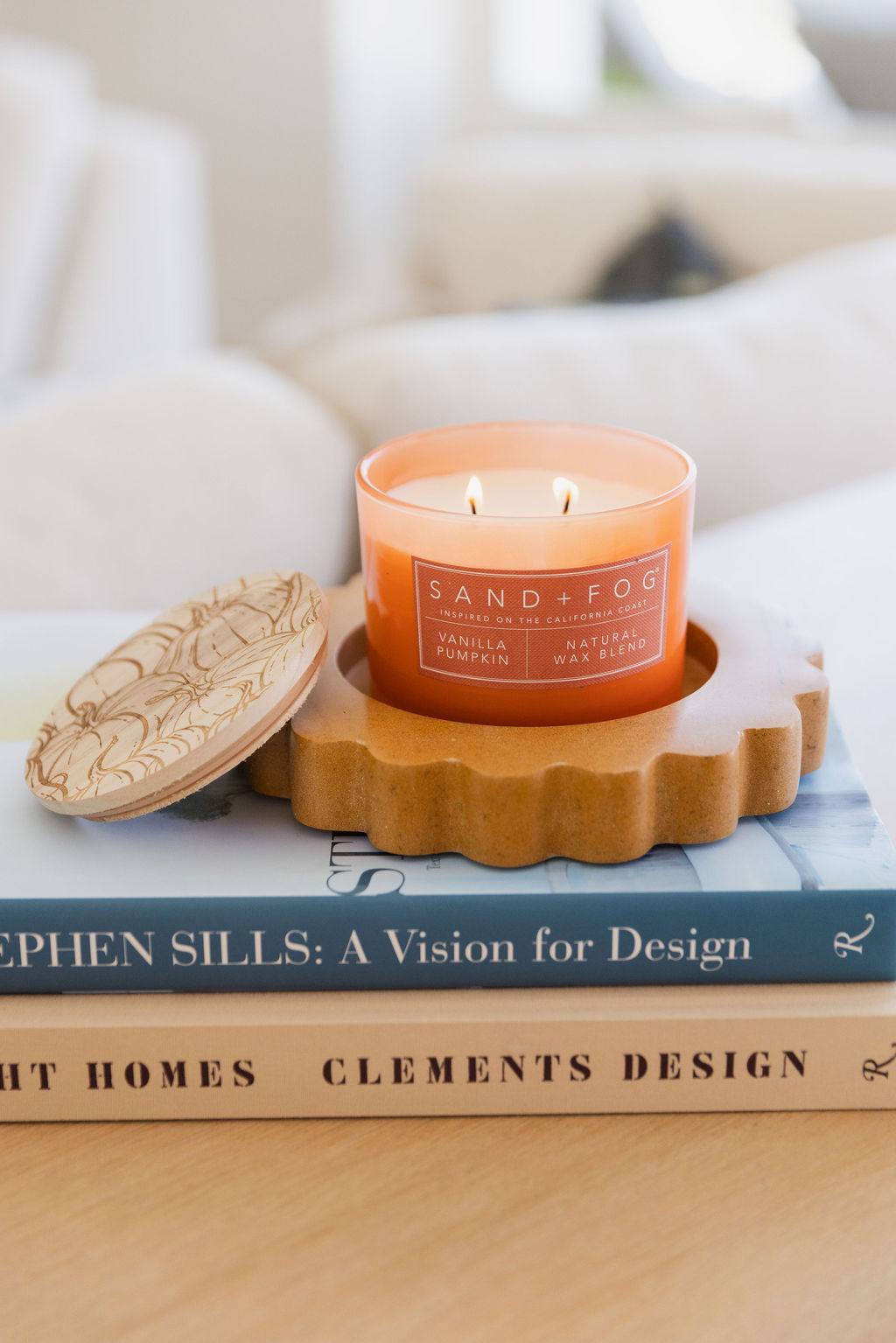 Luxurious Vanilla Pumpkin 12 oz scented candle