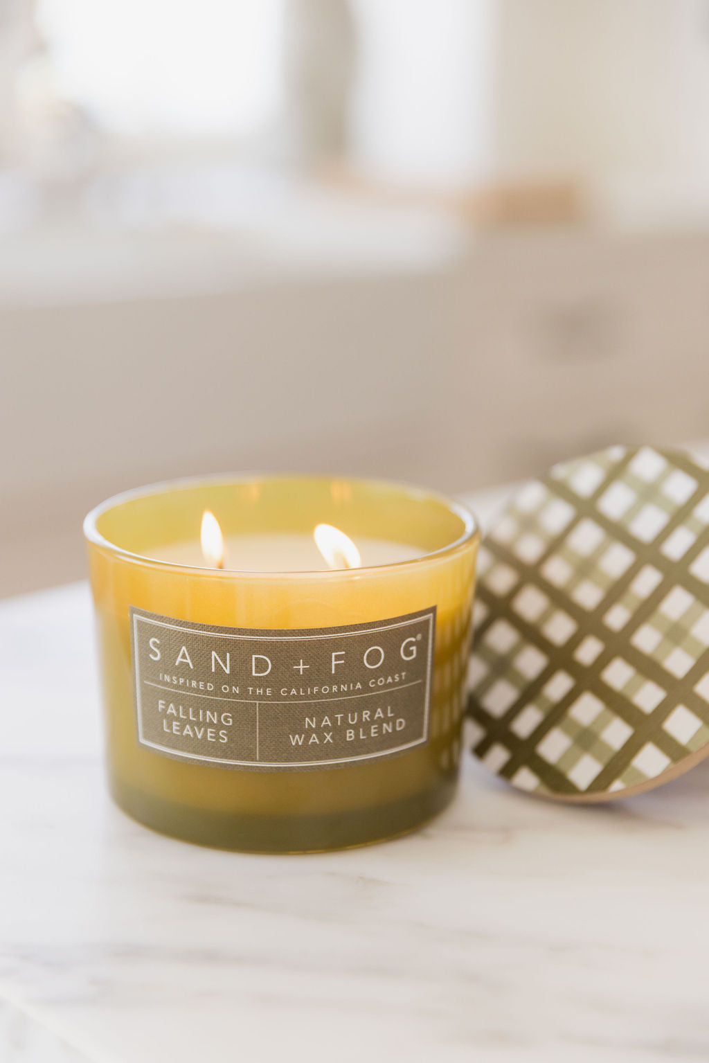 Luxurious Falling Leaves 12 oz scented candle