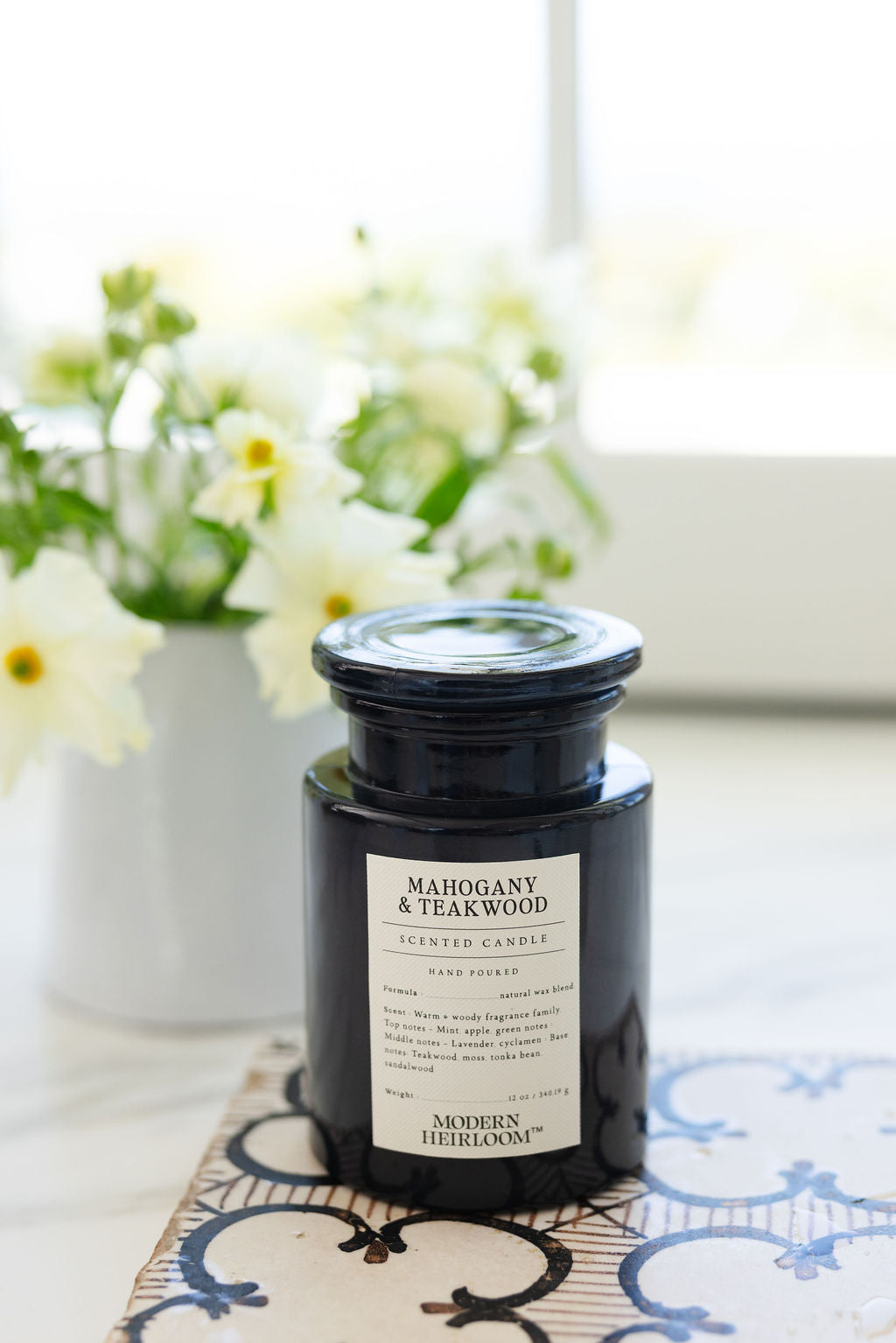 Luxurious Mahogany & Teakwood 12 oz scented candle