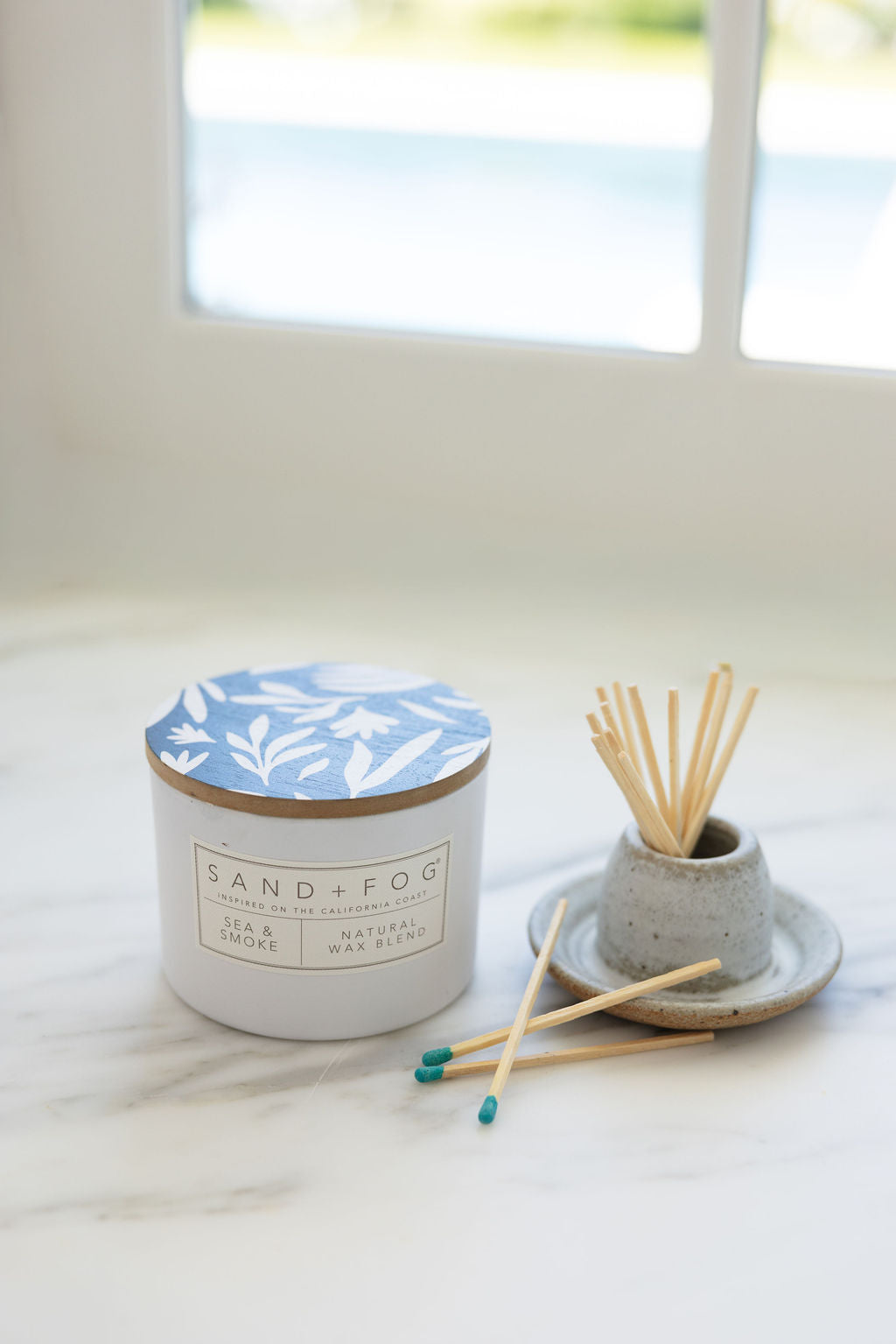 Luxurious Sea & Smoke 12 oz scented candle