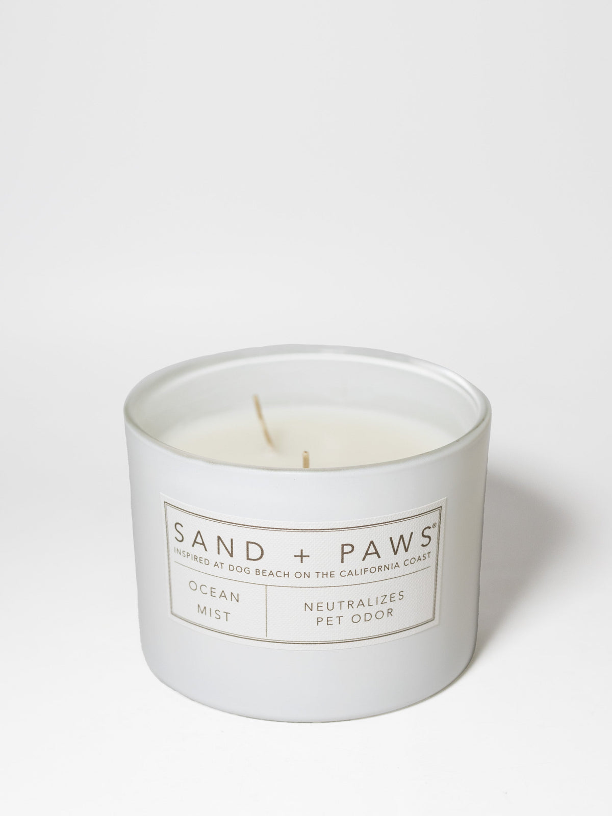 Luxurious Sand + Paws Ocean Mist 12 oz scented candle