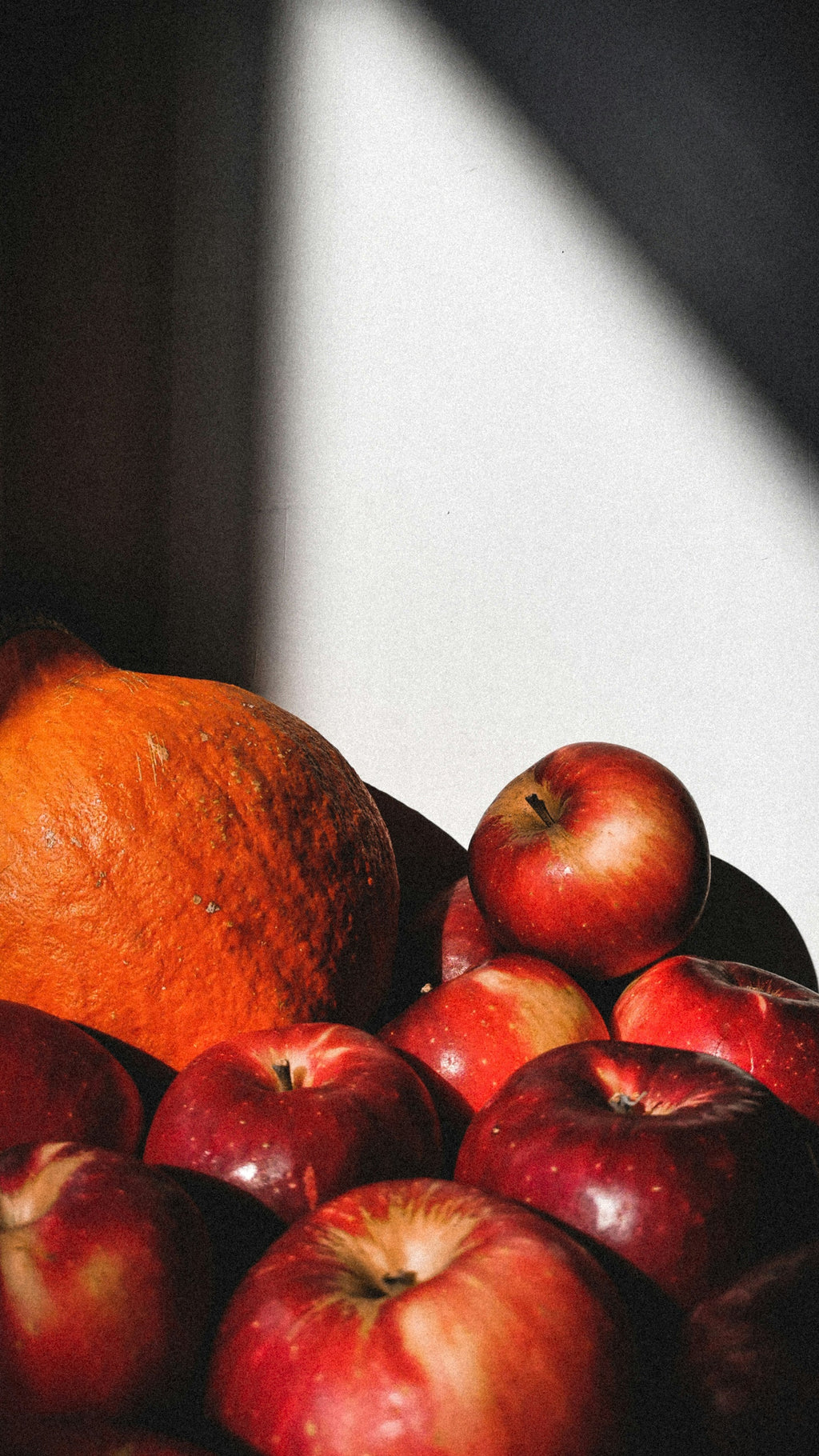 Luxurious Pumpkin & Apple 12 oz scented candle