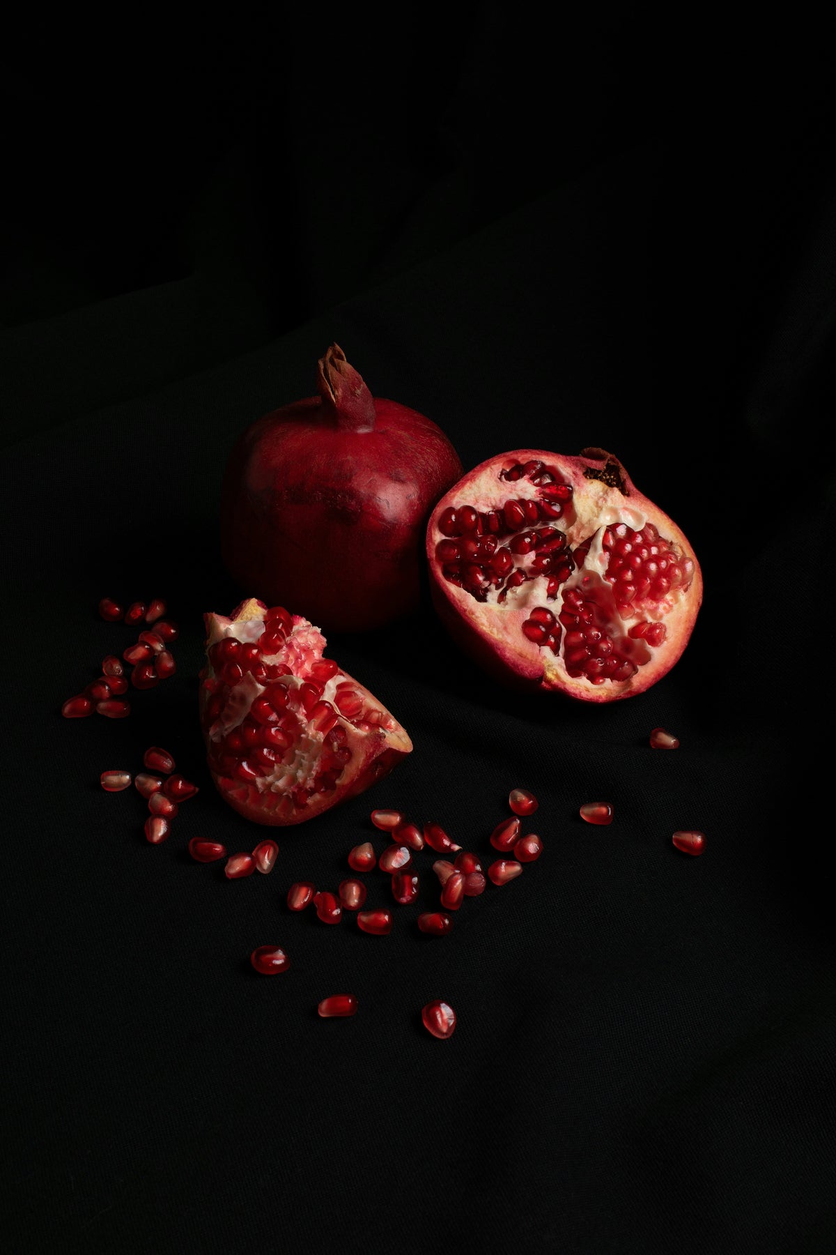 Luxurious Pomegranate Noir 10 oz scented candle